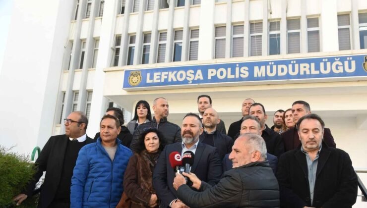 5 sendikacıya "kamu malına zarar" gerekçesiyle dava okundu