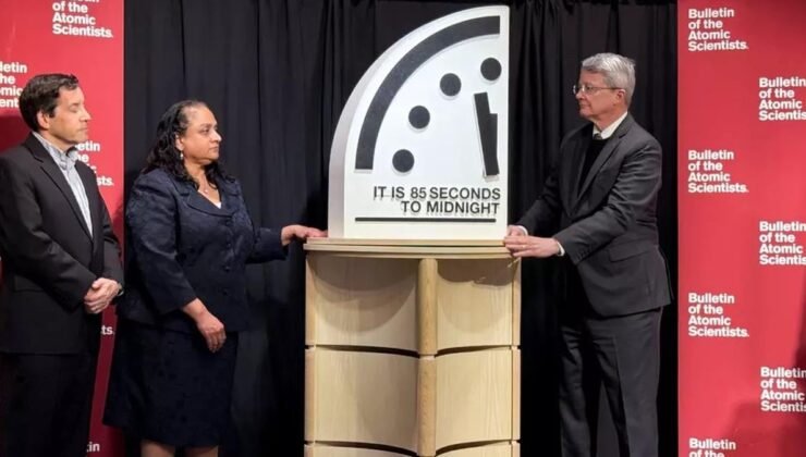 ABD'deki "Kıyamet Saati" tarihindeki en ileri noktada! Gece yarısına dikkat çekildi