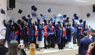 DAÜ Sağlık Bilimleri Fakültesi ve Sağlık Hizmetleri Yüksekokulu mezunları için yemin töreni düzenlendi