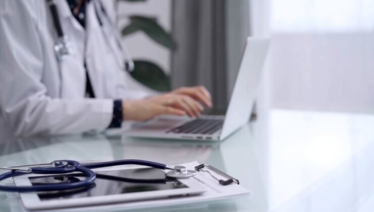 Doktorun hatası üç haftalık bebeğin ölümüne neden oldu