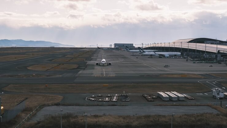 Dünyanın en iyi havalimanı suya gömülüyor: Tek sorun bu da değil