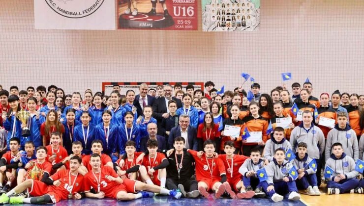 Erhürman: Çocuklarımızın ve gençlerimizin dünyayla buluşması ortak hedefimizdir