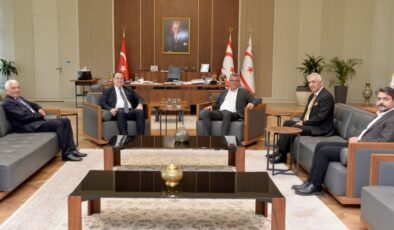 Erhürman, Manisa Büyükşehir Belediye Başkanı ile görüştü