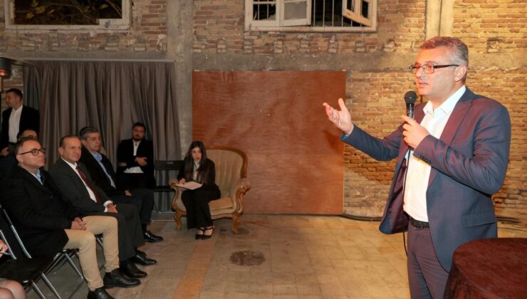 Erhürman'dan gençlere:  İyi ki varsınız, iyi ki bizim neslin ezberlerini bozuyorsunuz