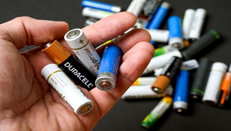 Hanelere cumartesi gününden önce el feneri ve pil stoklayın uyarısı geldi