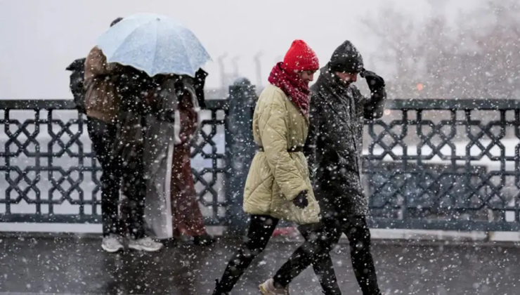 İstanbul’un  kar yağışı etkisini artırıyor. Prof. Dr. Orhan Şen’den ‘kritik 24 saat’ uyarısı: ‘İşiniz yoksa dışarı çıkmayın’