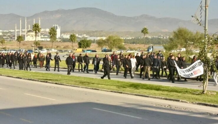 Kamuda yetkili 5 sendika bu kez de Terminal'den Turizm Bakanlığı'na yürüyecek