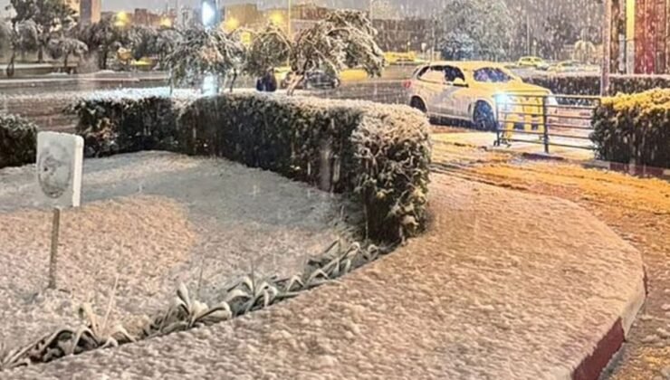 Kar yağmaz denilen yerde bembeyaz örtü oldu: 25 yıl sonra ilk kez yağdı