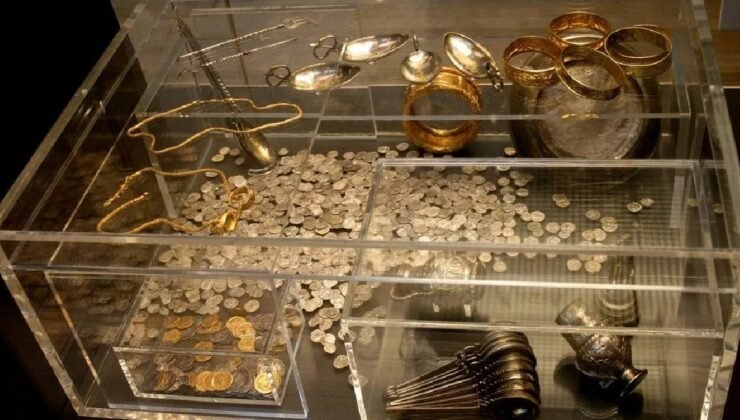 Kaybolan çekiç Roma'nın en büyük hazinesini tesadüfen ortaya çıkardı