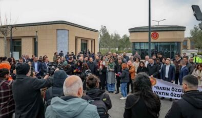 Meclis önünde ‘ifade özgürlüğü’ eylemi!