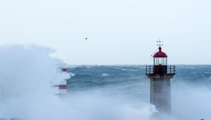 Patlayıcı etkiye sahip Ingrid fırtınası Avrupa'yı sardı! 27 bölgede alarm verildi