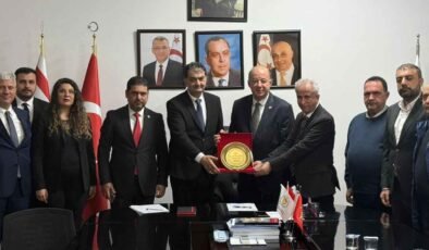 Sağlık Bakanı Dinçyürek, SATKON heyetini kabul etti