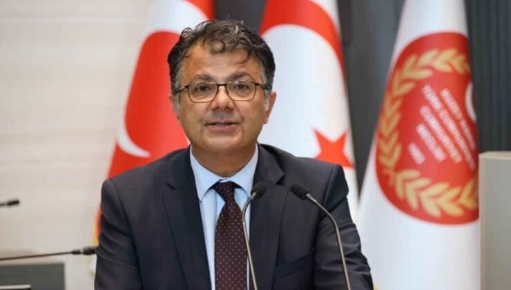 Akansoy: Eğer Kıbrıs meselesinde oluşan yeni siyasal merkeze ayak uyduramıyorsanız, görevi bırakın