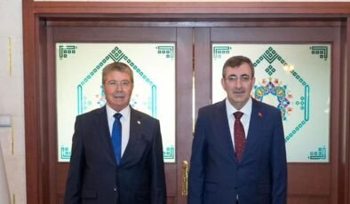 Başbakan Üstel Ankara'da Yılmaz ile görüşüyor