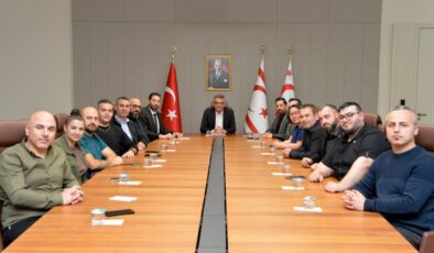 Erhürman, hemşirelerle görüştü…