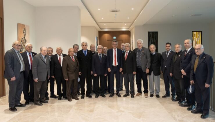 Erhürman, TMT Mücahitler Derneği yetkililerini kabul etti