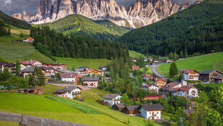 Herkes bu köyü arıyordu ama köyü kapattılar