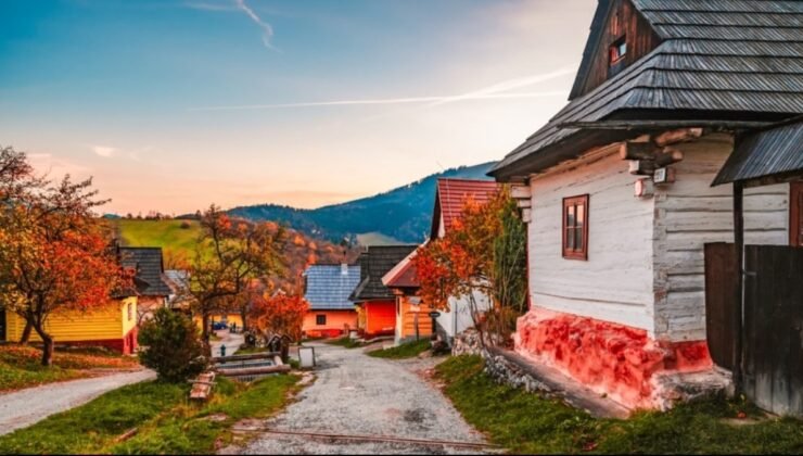 Herkes listeye girmek istiyor ama bu küçük köy çıkmak için uğraşıyor