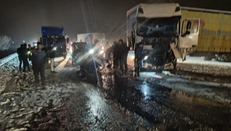 Erzurum’da kaza: 2’si kardeş 4 kişi öldü!
