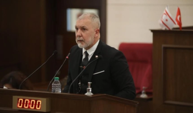 “Siyasi partilerimizin, yeni nesiller ile oluşturacağı doğru iletişime, üniversitelerimiz katkı koymalı”