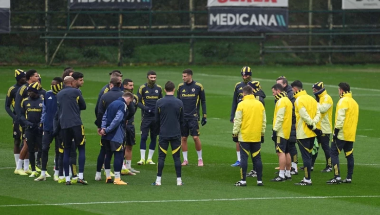 Fenerbahçe Nottingham Forest ile yarın akşam karşı karşıya geliyor. Tedesco sözleşme uzatacak mı? Domenico Tedesco’dan çarpıcı yanıt!