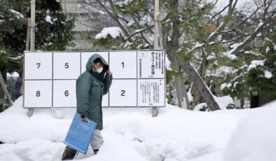 Japonya'da şiddetli kış şartlarından kaynaklanan ölümlerin sayısı 27'ye yükseldi