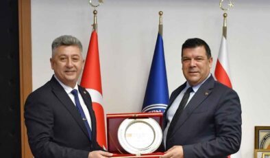 KKTC Sivil Savunma Teşkilat Başkanı Balaban, DAÜ Rektörü Kılıç’ı ziyaret etti