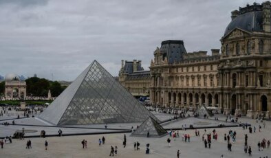 Louvre Müzesi'nde 10 milyon euroluk bilet dolandırıcılığı: Soruşturma başlatıldı
