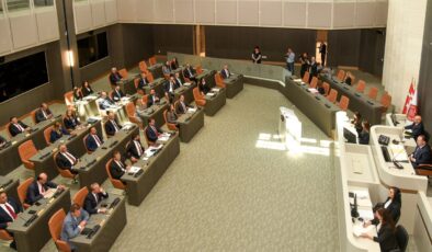 Meclis 8 saat sonra toplandı