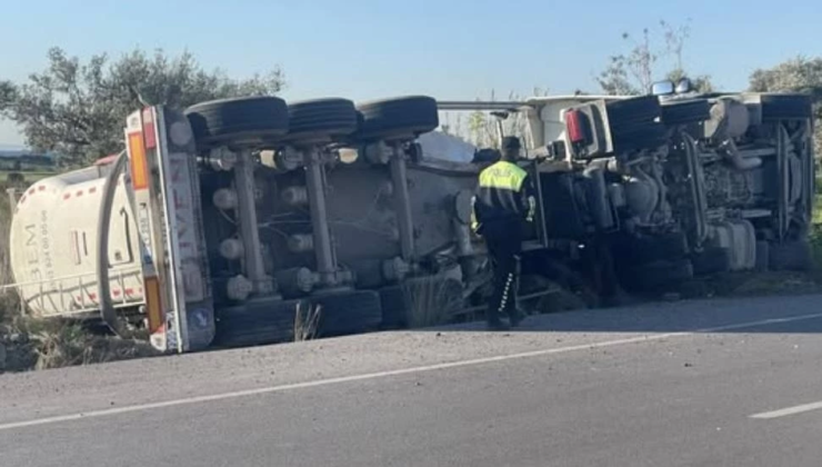 Kalecik Kavşağı yakınlarında beton mikseri devrildi bir kişi yaralandı