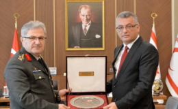 Erhürman, Kara Kuvvetleri Komutanı Tokel’i Kabul Etti