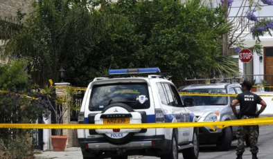 Rum gençler ‘Milliyetçiliğin hududunu da aşarak yabancı uyruklulara saldırdı