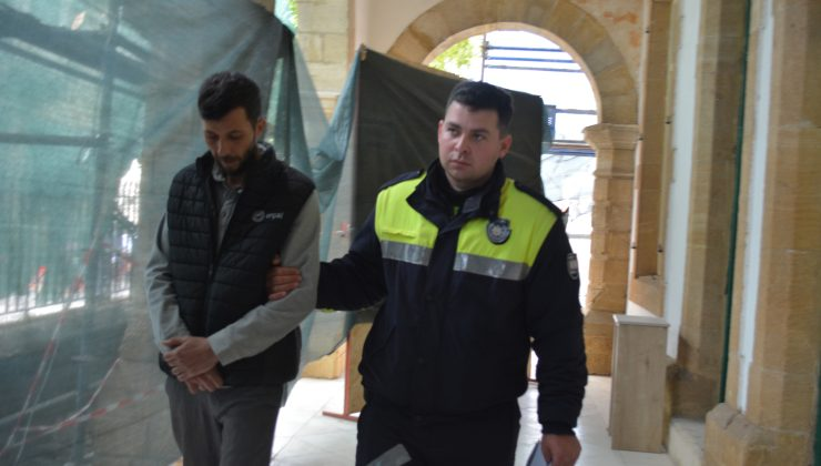 Lefkoşa Çevre Yolunda TIR aracı yol ortasına park eden, yapılan testte uyuşturucu tespit edilen Salih Güler bir gün tutuklu kalacak