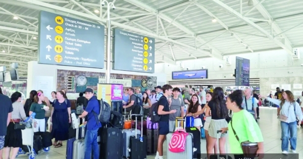 Larnaka ve Baf’ta  48 uçuş iptal edildi 