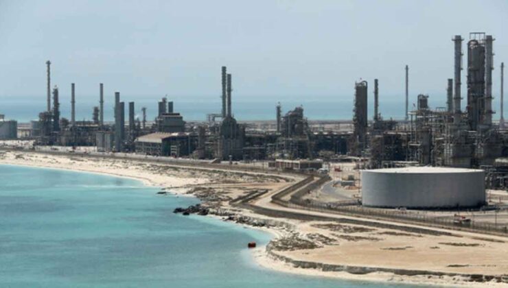 Suudilerin en büyük petrol rafinerisine İHA saldırısı: Tesis kapatıldı