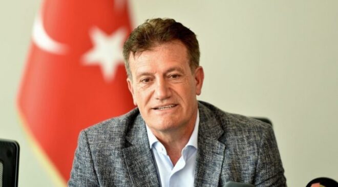 Arıklı, eylem yapan taksicilerle görüştü: Çözüm sözü verdi