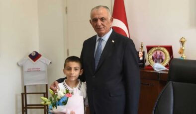 Basmaz: Tüm devlet okullarımızı özel okullarla yarışacak seviyeye getirirdim