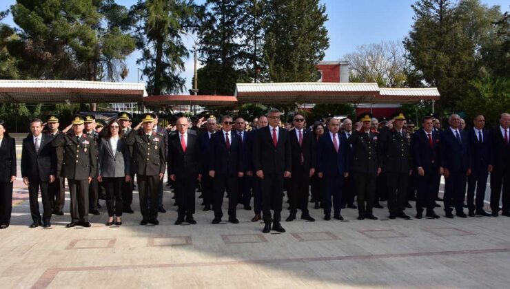Lefkoşa Atatürk Anıtı’nda tören düzenlendi