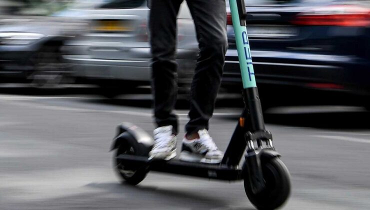 Polis uyardı: Kaldırımlarda scooter kullanımı yasak