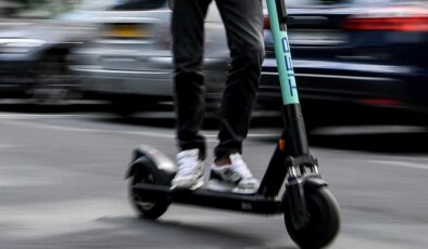 Polis uyardı: Kaldırımlarda scooter kullanımı yasak