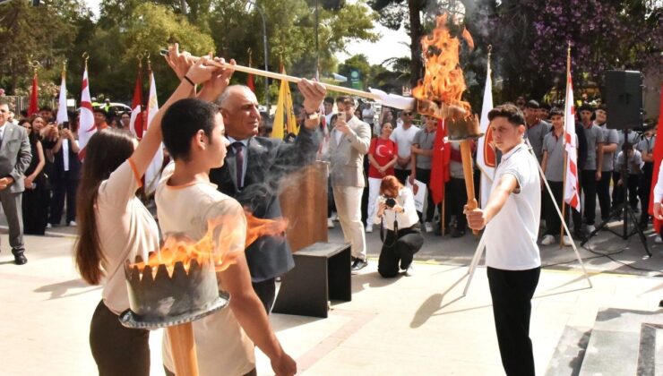19 Mayıs Atatürk’ü Anma, Gençlik ve Spor Bayramı Haftası Gençlik Meşalesi’nin yakılmasıyla başladı