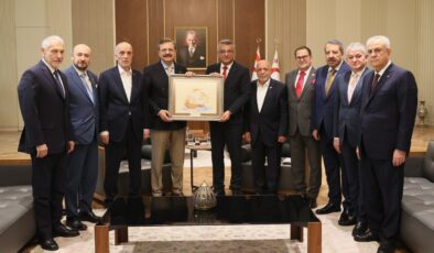 Erhürman, Türkiye Odalar ve Borsalar Birliği heyetini kabul etti