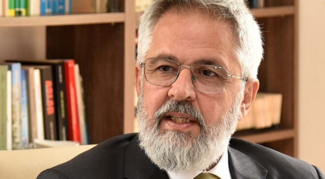 Eski Tarım Bakanı Pertev uyardı: Denizlerimiz tehlikede