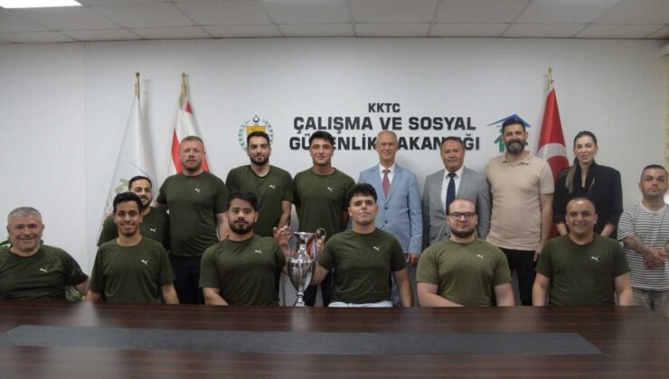 Hasipoğlu, Vakıflar Tekerlekli Sandalye Basketbol Takımı'nı kabul etti