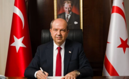 Eski Cumhurbaşkanı Ersin Tatar’a, ana damarda darlık saptanması üzerine yeni bir stent takıldı.