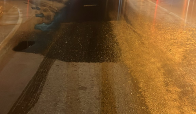 Yola atık madde dökülen kamyonun sürücüsü rapor edildi