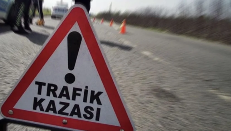 Alkol tesiri altındaki sürücü aydınlatma direğine bir diğer sürücü köprü direğine çarptı