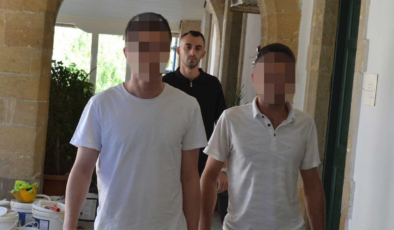 Lefkoşa’da tutuklanan 2 uyuşturucu zanlısı 3 gün tutuklu kalacak