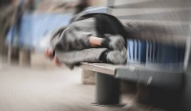 Kalacak yeri ve parası yok… Derbeder şahıs tutuklandı