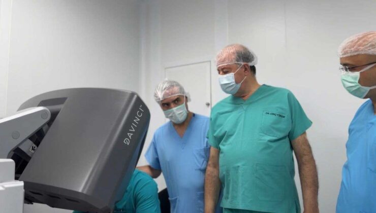 KKTC’de sağlıkta tarihi gün: İki robotik cerrahi ameliyatı başarıyla gerçekleştirildi